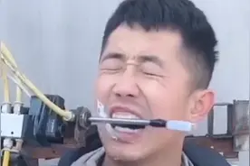 东北小伙上演沙雕发明，被称“刑部尚书”，每天一个送命小技巧！