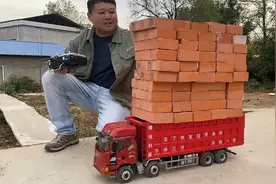 兄弟们50块标准红砖有多重？