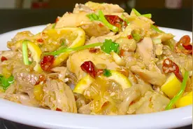 马上孩子们放假了，教你做个柠檬手撕鸡，酸辣开胃又解腻，真解馋视频封面