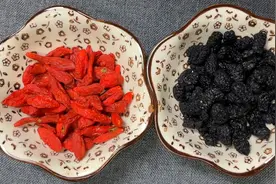 把枸杞和桑葚一起煮，做一次吃半个月，是101岁土郎中的养生秘诀视频封面