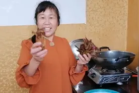 香椿芽炒鸡蛋究竟要不要焯水，我这样制作既安全又好吃，原汁原味视频封面