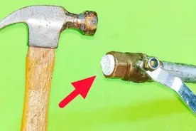 水龙头断丝在管里怎么取出来？教你一招，用一把锤子轻松拆掉螺纹