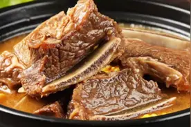 炖牛排骨，不要再加水炖，教你一招，汤甜肉香不油腻，营养还好吃