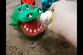 爸爸你怎么又喝酒了😖爸爸你别喝了😭视频封面
