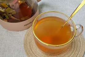 想减肥又迈不开腿，老中医推荐自制瘦身茶，一日两杯，裤子提着走视频封面