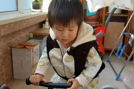 一岁九个月的女孩喜欢怎么玩