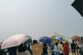 珠海航展的歼10视频封面