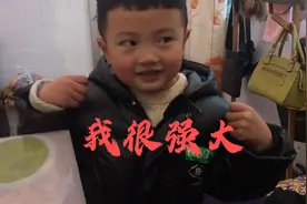 宝宝为了使自己变得更加强大  练俯卧撑  练腰力 练习很上视频封面