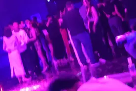 苏州砂舞厅，今天苏州全体开业。视频封面