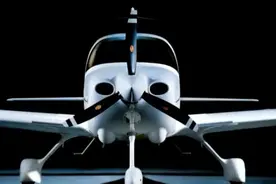 一起来看看私人飞行定义者西锐SR20图片