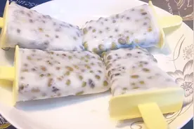 自制小时候爱吃的“绿豆冰棍儿”，做法简单清凉解暑，沙沙糯糯的视频封面