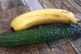 黄瓜新吃法，不炒不凉拌加一根香蕉，每天一碗，润肠通便还变细。