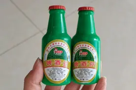 来吃一个啤酒豆，味道有点辣辣的