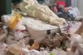 漂亮00后女租客不辞而别，房东强行打开门让他想不到，当即报警！视频封面