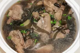 适合孩子喝的长高汤，黑豆猪蹄海带汤，孩子骨骼强壮，家长收藏好