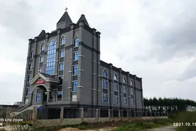 钦州郊外新建的西洋教堂，可以举办西式浪漫婚礼，你喜欢吗？