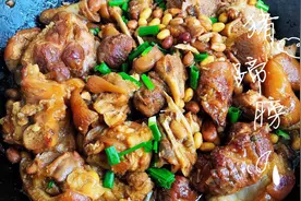 猪蹄膀最简单家常的做法，软烂入味还不腻，我家经常这样做，超香