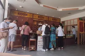 最近在抖音中最火的中医世家魏医堂，人太多了，应该还行