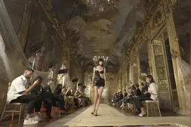 性感时尚穿搭，看国外模特T台走秀视频封面