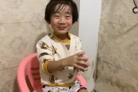 哈哈，这个视频千万不能让孩子他妈看到用洗脚水洗脸，哈哈