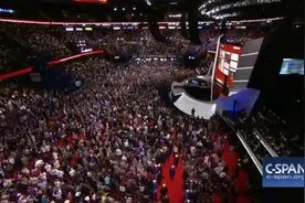 特朗普遇到帝国进行曲视频封面