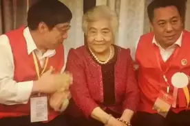 纺织工人吴桂贤，当国务院副总理后，仍拿西北国棉一厂72.4元工资视频封面