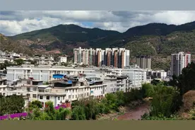 云南最偏远的县城，整座城市建在山沟里，距离大理市100多公里