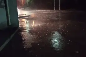 天津这场雨已经持续下了二十多个小时了，还是没有停的意思