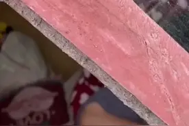 女孩子做梦，结果真的尿了在床上了视频封面