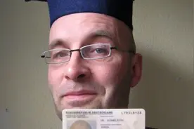 德国博士头衔的意义和因此丢官的人视频封面