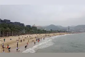 深圳盐田区大梅沙海滨公园免费开放，想找个车位难啊坐公交比较好视频封面