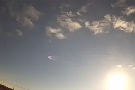 教你在家附近就可以看到中国空间站和各种卫星划过夜空的场景！视频封面