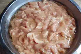 厨师长教你腌肉片的正确做法，步骤详细，嫩滑不柴，先收藏起来视频封面