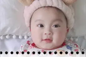 宝宝大便排便怎么都是稀的？大便里有泡沫？是消化不良？怎么办视频封面