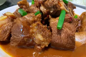 酱大骨的家常做法，酱香浓郁，香烂味足，好吃不油腻，真解馋