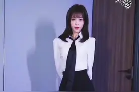 美女火车摇视频封面