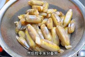 炒蛏子非常简单，但多数人炒不好！大厨教你正确做法，鲜嫩入味