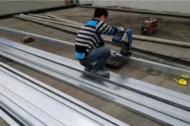 老房子漏水搭彩钢瓦，亲戚关系九十平花了七千，大家觉得怎么样？视频封面