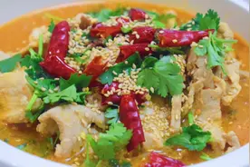 这才是水煮肉片正宗的做法，全家吃的超满足