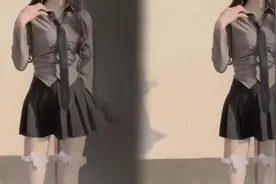 打出“mm”就知道你污不污了 #百褶裙 #双倍快乐 #扭腰