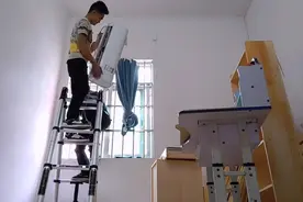 拆一台空调300块，买了一条绳梯花了256块，大家看值得吗？视频封面