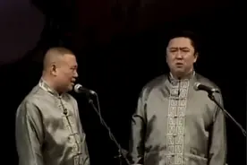 相声:谦哥最新自杀方式：三伏天睡火炕电热毯，穿棉兜兜抱暖水袋