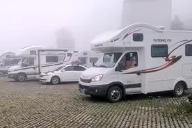 7月1日开始外地车就不能上庐山了，带大家看一下房车露营地车多不视频封面
