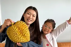 这老公真会疼人，媳妇看孩子辛苦，花1300给她买颗榴莲吃，真幸福视频封面