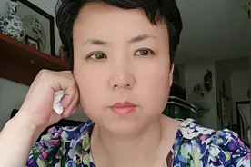 就唐山被打的四个女孩事件继续发声，建议把死刑纳入法律中。视频封面