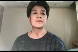 新人第一次开播，首先要实名认证，人脸识别。视频封面