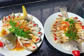 年夜饭桌上花式摆盘鱼🐟非常简单易学一看就会！希望大家喜欢😂😂视频封面