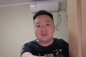 夫妻俩分房睡，媳妇问小伙啥感受？小伙的回答真欠揍视频封面