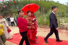 同学结婚帮他拍视频，带你们感受一下广西农村结婚接新娘拜堂过程视频封面