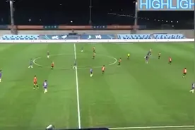 今晚刚发生！中国足球又现大笑话，门将手抛球直接扔进自己大门！视频封面